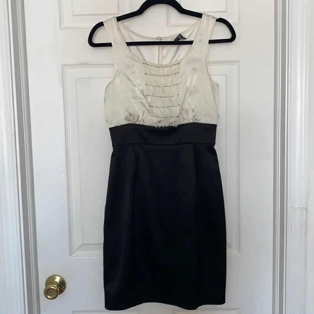 Max  & Cleo Black White Cocktail Dress Size 2